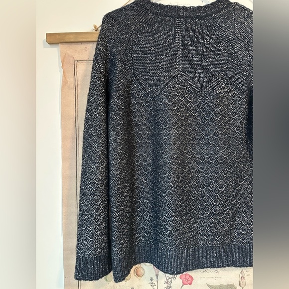 Talbots Metallic Knit Fuzzy Long Sleeve Navy Silver Sweaterer Crew Neck Medium - Picture 5 of 10